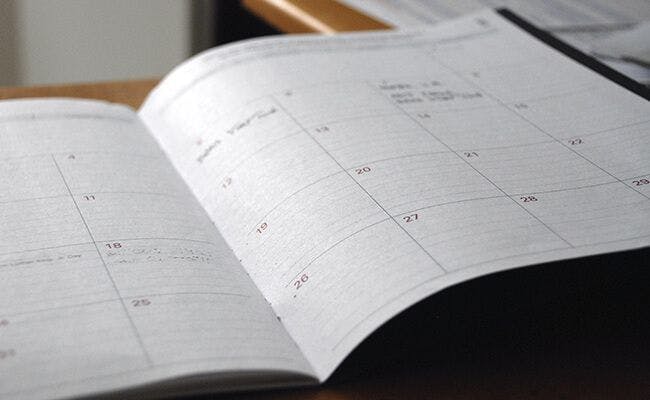 Cuaderno agenda con calendario por meses
